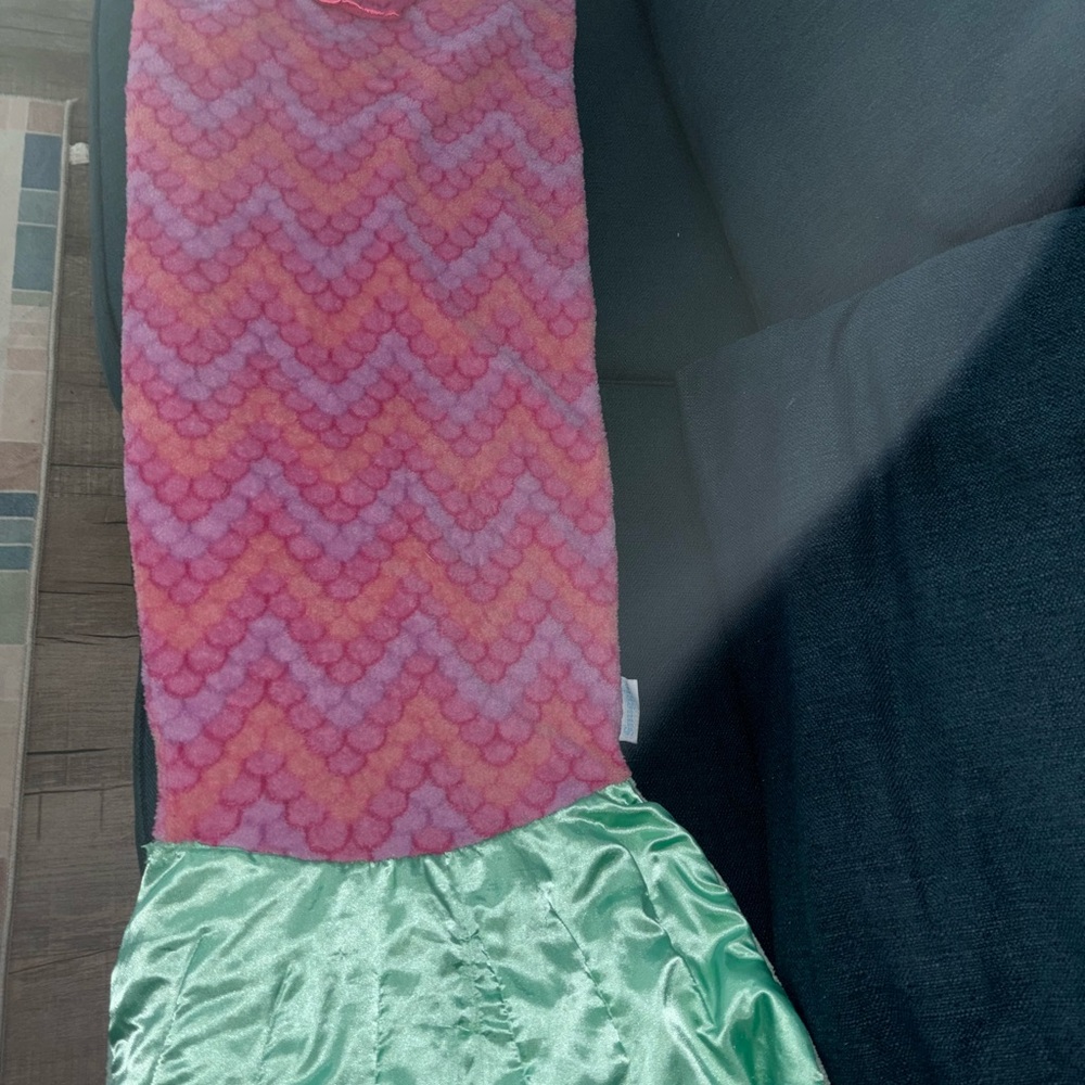 Pink and Green Mermaid Tail Blanket